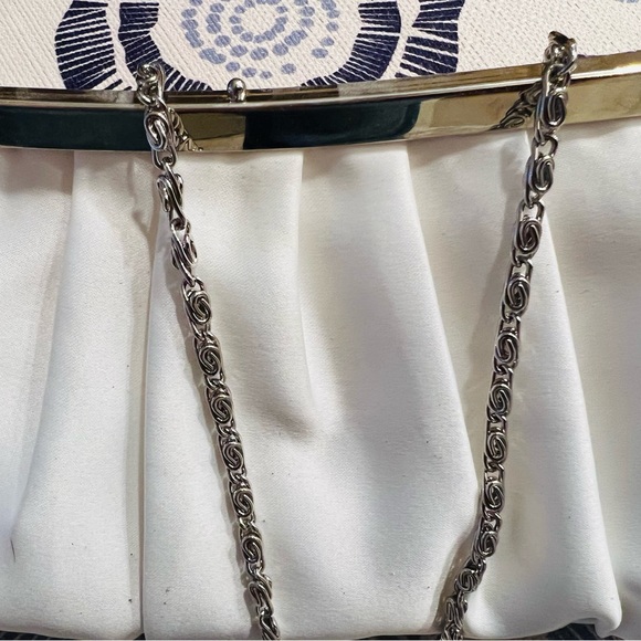 White satin clutch silver clasp excellent condition. Essentials only. - Picture 3 of 4